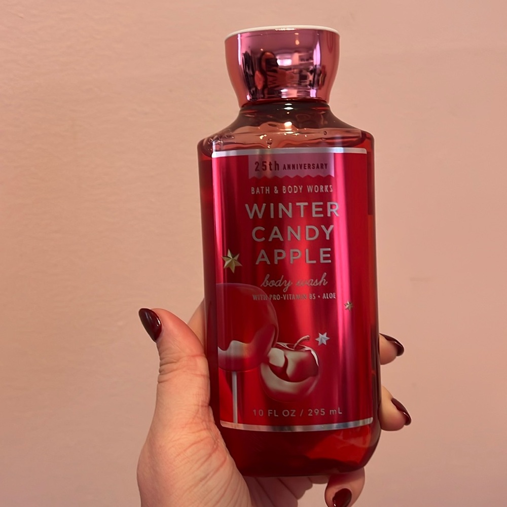 Bath & Body Works Winter Candy Apple Body Wash with pro- vitamin B5 and Aloe